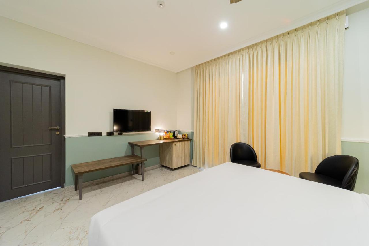 De Fleur Hotel ポンディシェリ エクステリア 写真