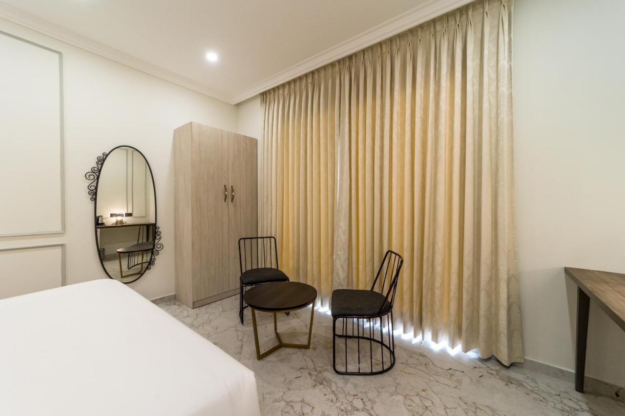 De Fleur Hotel ポンディシェリ エクステリア 写真