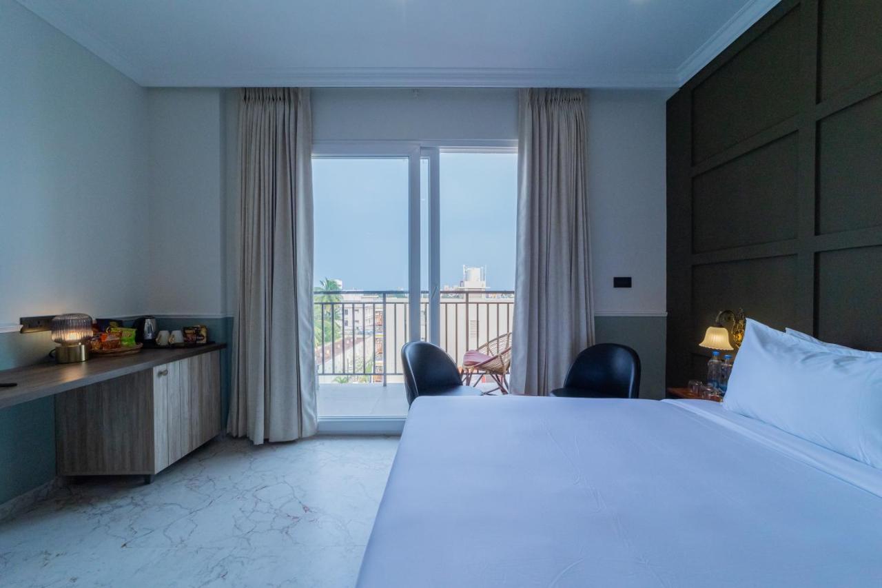 De Fleur Hotel ポンディシェリ エクステリア 写真